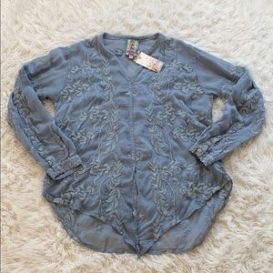 NWT Johnny Was embroidered blue Sahsa blouse M